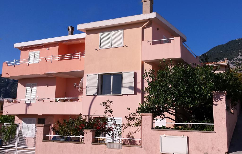 Casa Vacanze Mura Кала Гононе Екстериор снимка